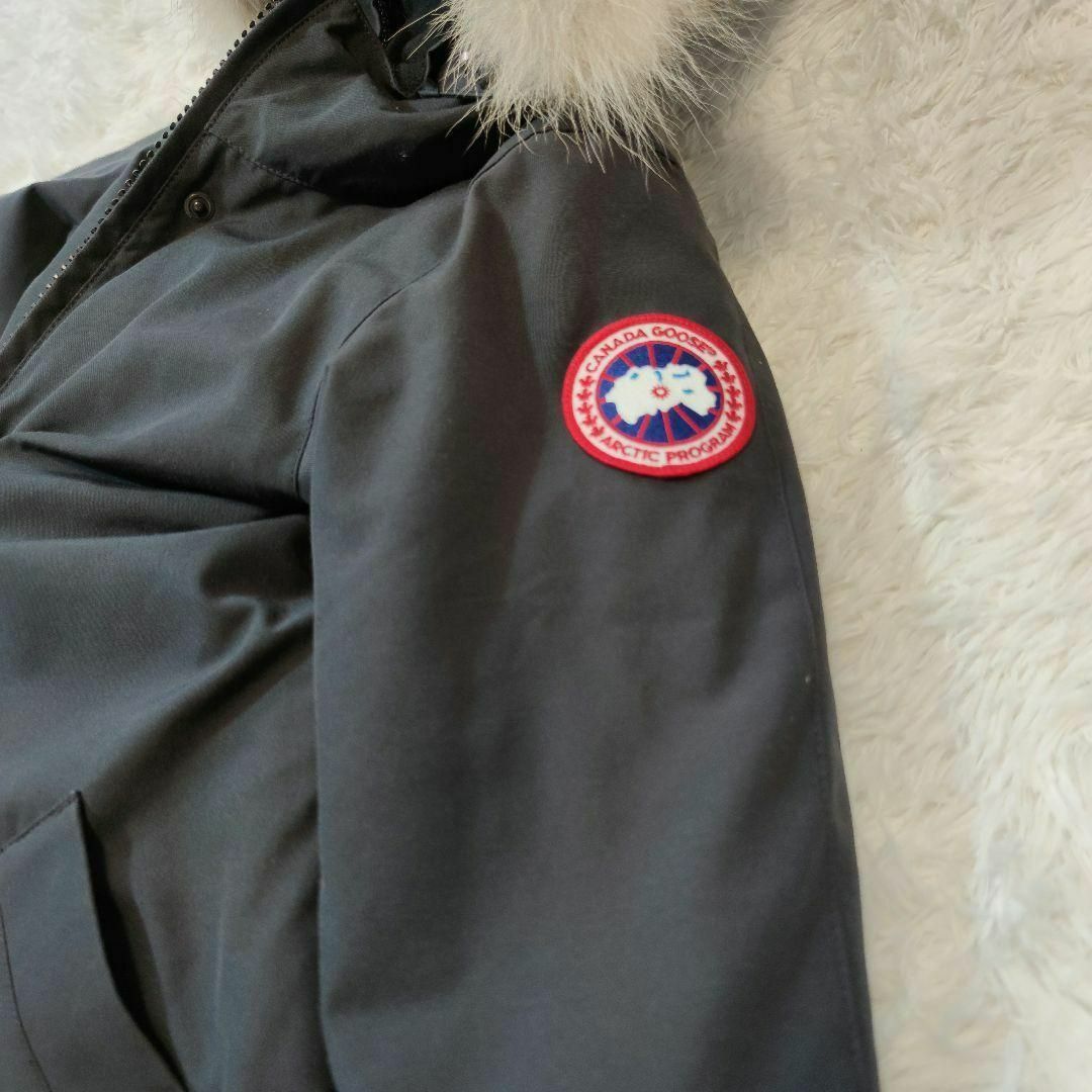 CANADA GOOSE(カナダグース)の極美品　CANADA GOOSE　ダウンコート　ダウンジャケット　ファーフード レディースのジャケット/アウター(ダウンジャケット)の商品写真