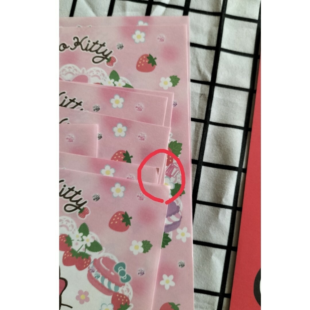 ハローキティ(ハローキティ)のHELLOKITTYレターセット２種類 ハンドメイドの文具/ステーショナリー(カード/レター/ラッピング)の商品写真