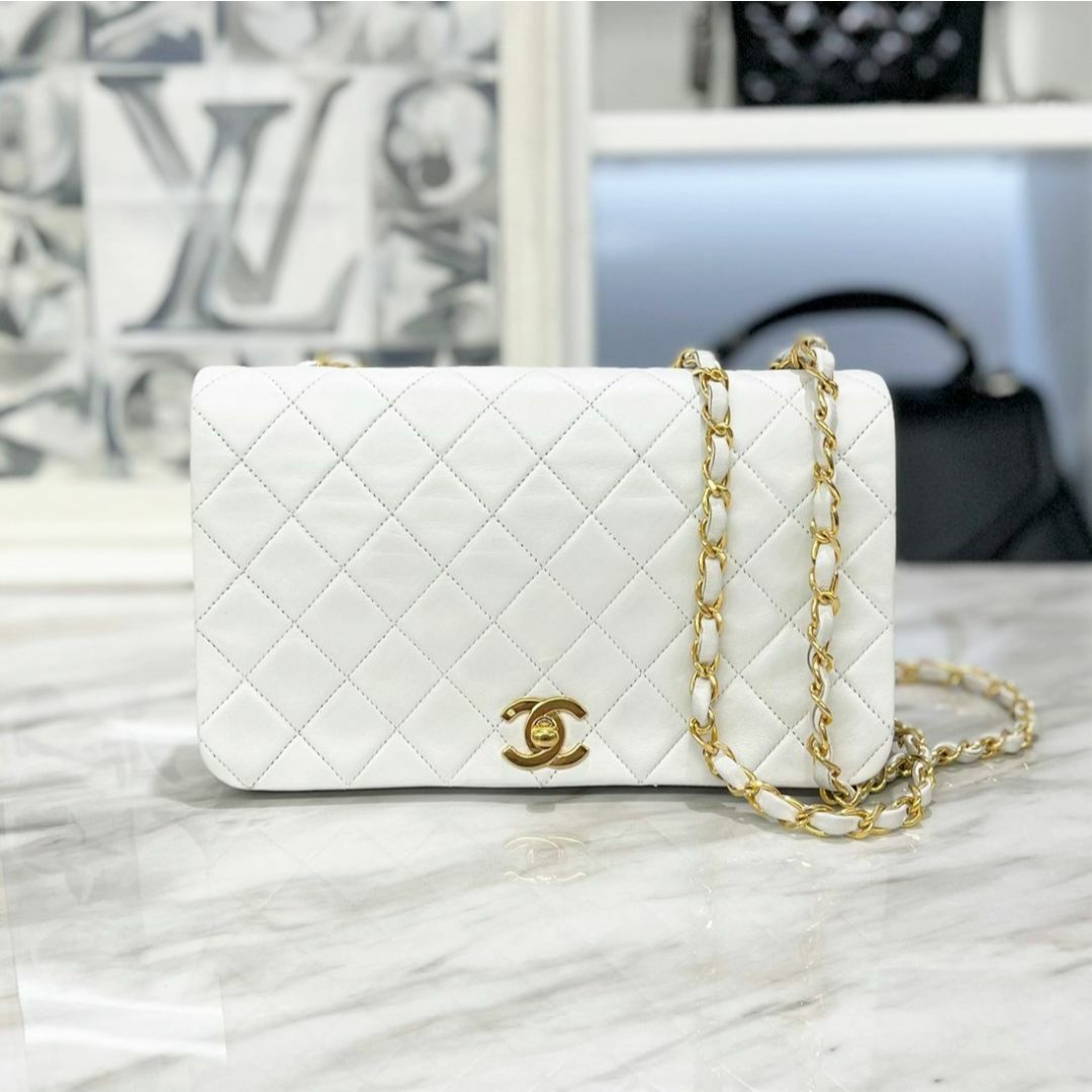 CHANEL - 美品☆ シャネル マトラッセ フルフラップ 白 ショルダー