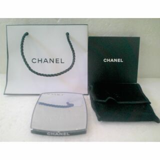 シャネル(CHANEL)の★未使用 極美品 CHANEL シャネル 手鏡 両面 ミラー ノベルティ 限定★(ボトル・ケース・携帯小物)