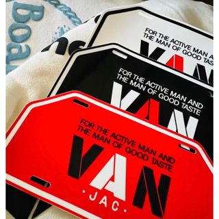 ヴァンヂャケット(VAN Jacket)のVANステッカー3色のうち1枚の出品です。横13cm耐候性良好！確認済みです。(その他)