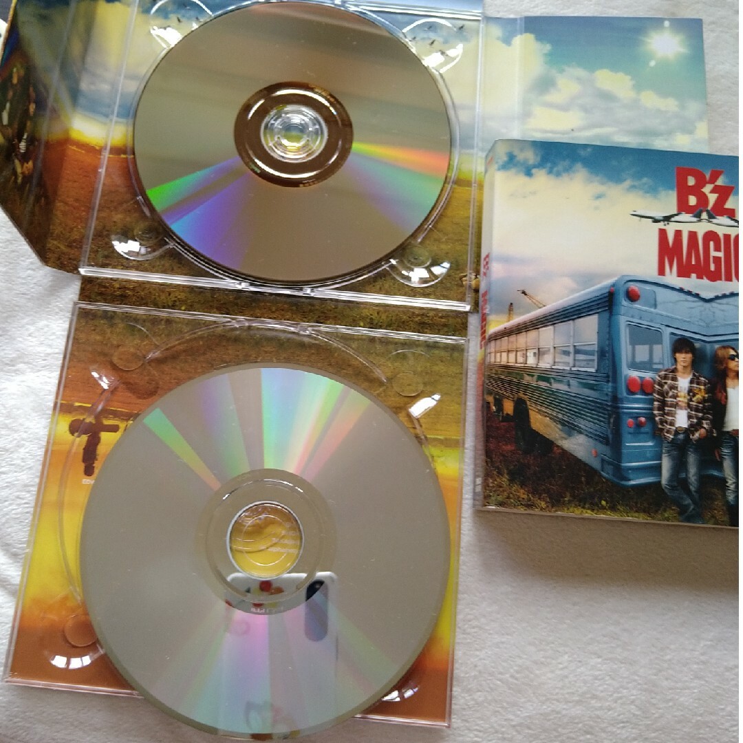 B'z　MAGIC（初回限定盤） エンタメ/ホビーのCD(ポップス/ロック(邦楽))の商品写真