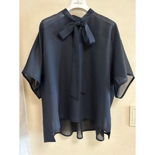 ドゥロワー(Drawer)の美品です！ドゥロワー   コットンブラウス　ネイビー38(シャツ/ブラウス(半袖/袖なし))