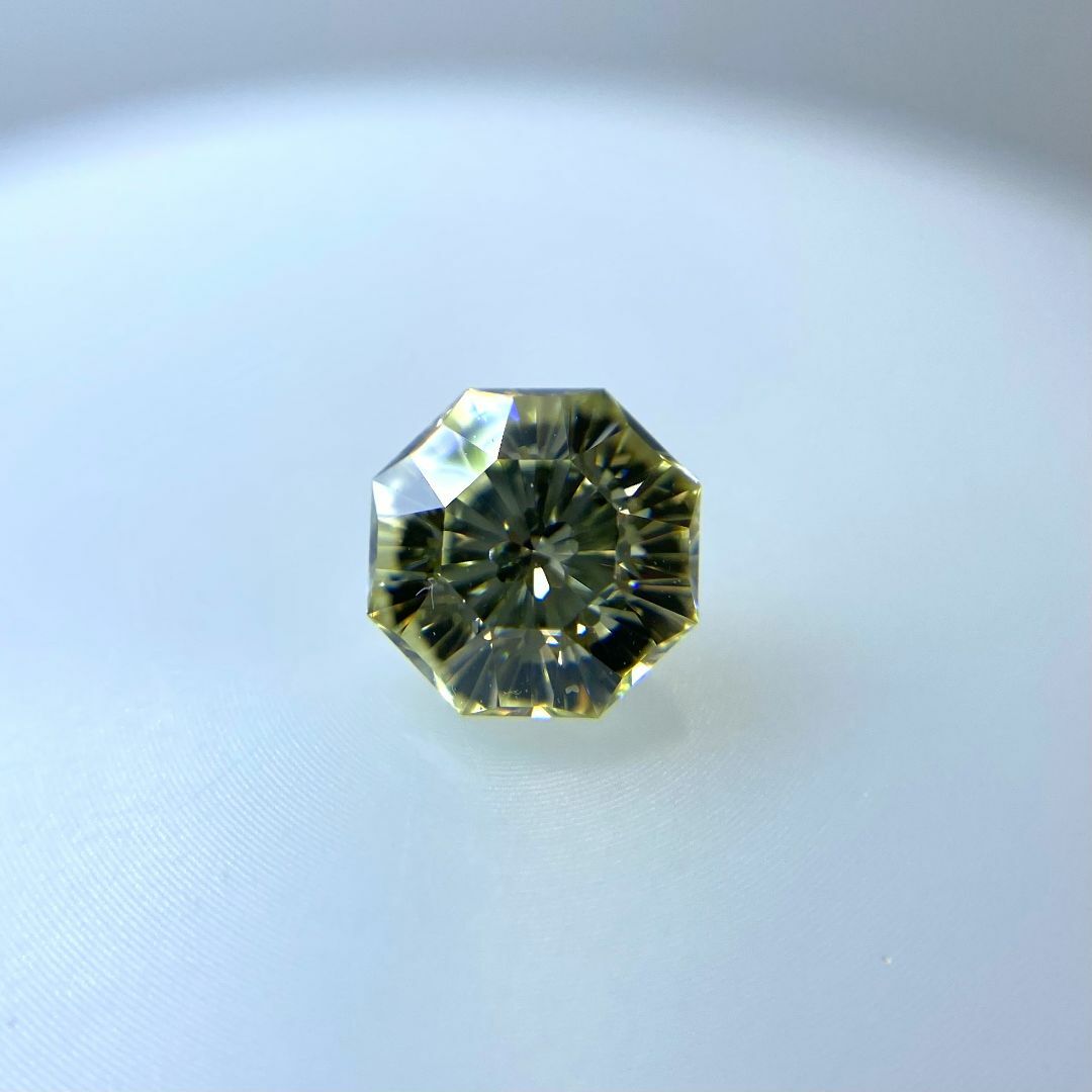 Octagon八角形！LIGHT YELLOW VS1/0.615ct