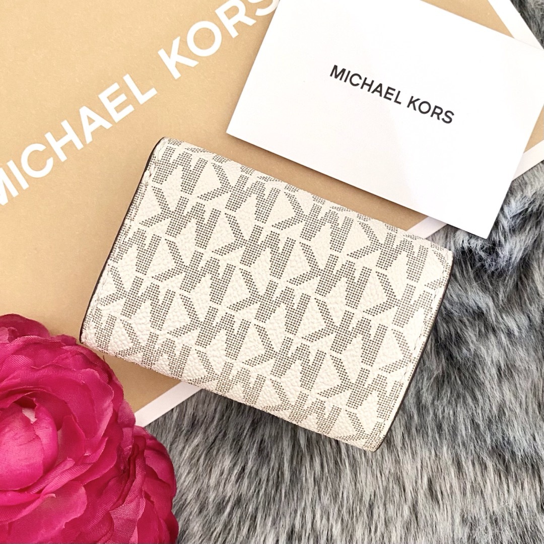 新品☆MICHAEL KORS ピンク シグネチャー レザー 折り財布 新品☆MICHAEL KORS ピンク シグネチャー レザー 折り財布