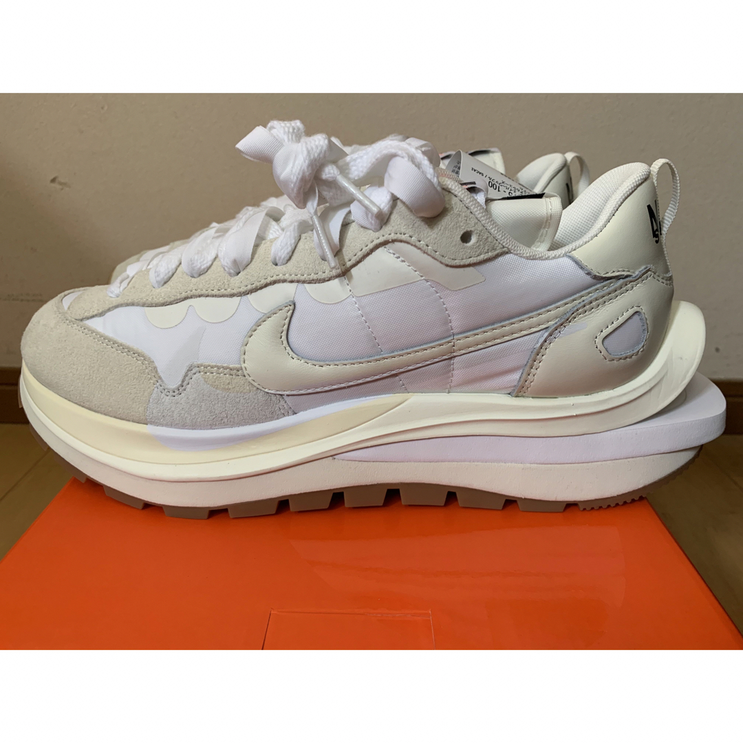 NIKE - 27.5cm! NIKE sacai ヴェイパーワッフル!ホワイトガムの通販
