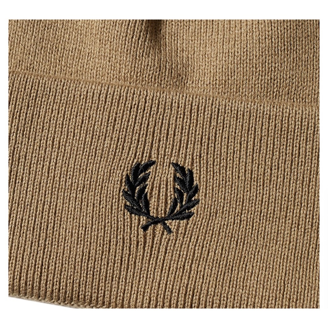 FRED PERRY(フレッドペリー)の【おすすめビーニー】FRED PERRY point logo beanie メンズの帽子(ニット帽/ビーニー)の商品写真