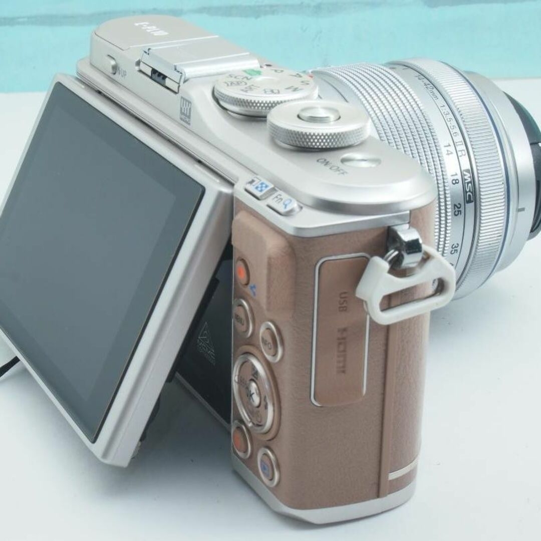 OLYMPUS(オリンパス)の専用出品❤️Wi-Fi オリンパス E-PL10  ダブルレンズ スマホ/家電/カメラのカメラ(ミラーレス一眼)の商品写真