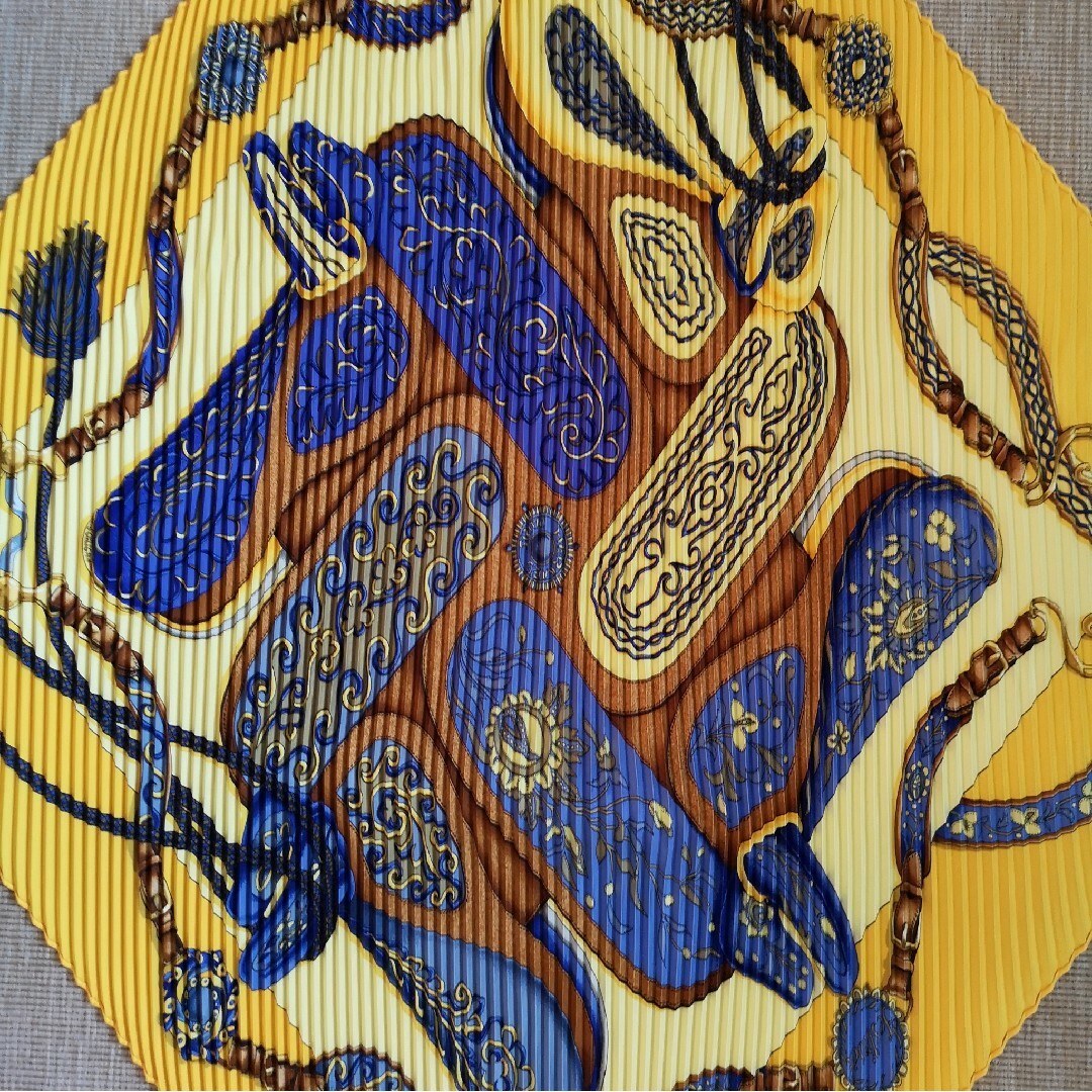 美品 HERMES/エルメス カレ90 大判 シルクスカーフ プリーツ加工 | www