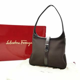 Salvatore Ferragamo ワンショルダー　バッグ　ヴァラ　黒　赤