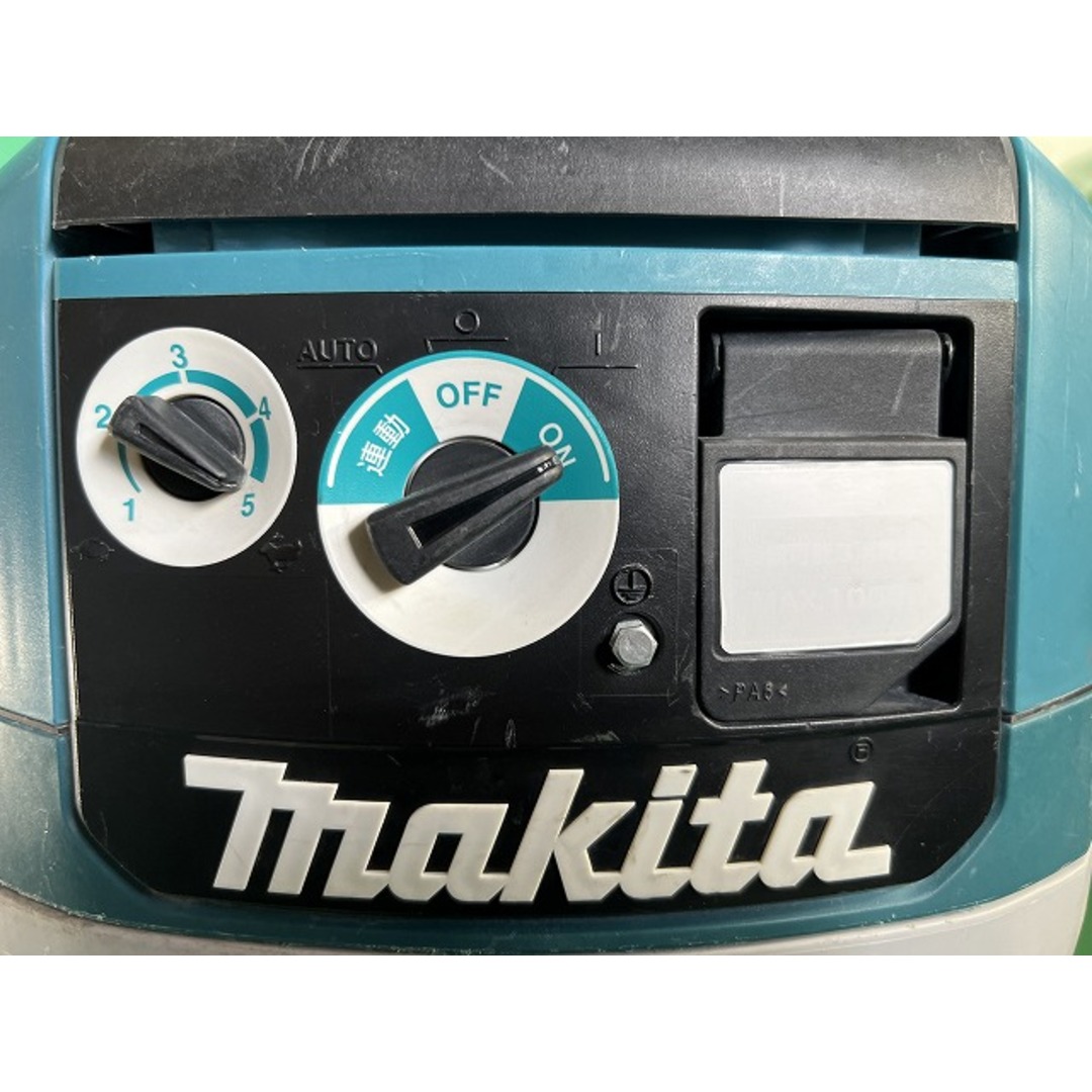 Makita ☆中古品☆ makita マキタ 粉じん専用 集じん機 VC0830 100V 本体のみ 8L 電動工具連動 業務用 集塵機 掃除機  68056の通販 by 工具販売専門店Borderless(ラクマ店)｜マキタならラクマ