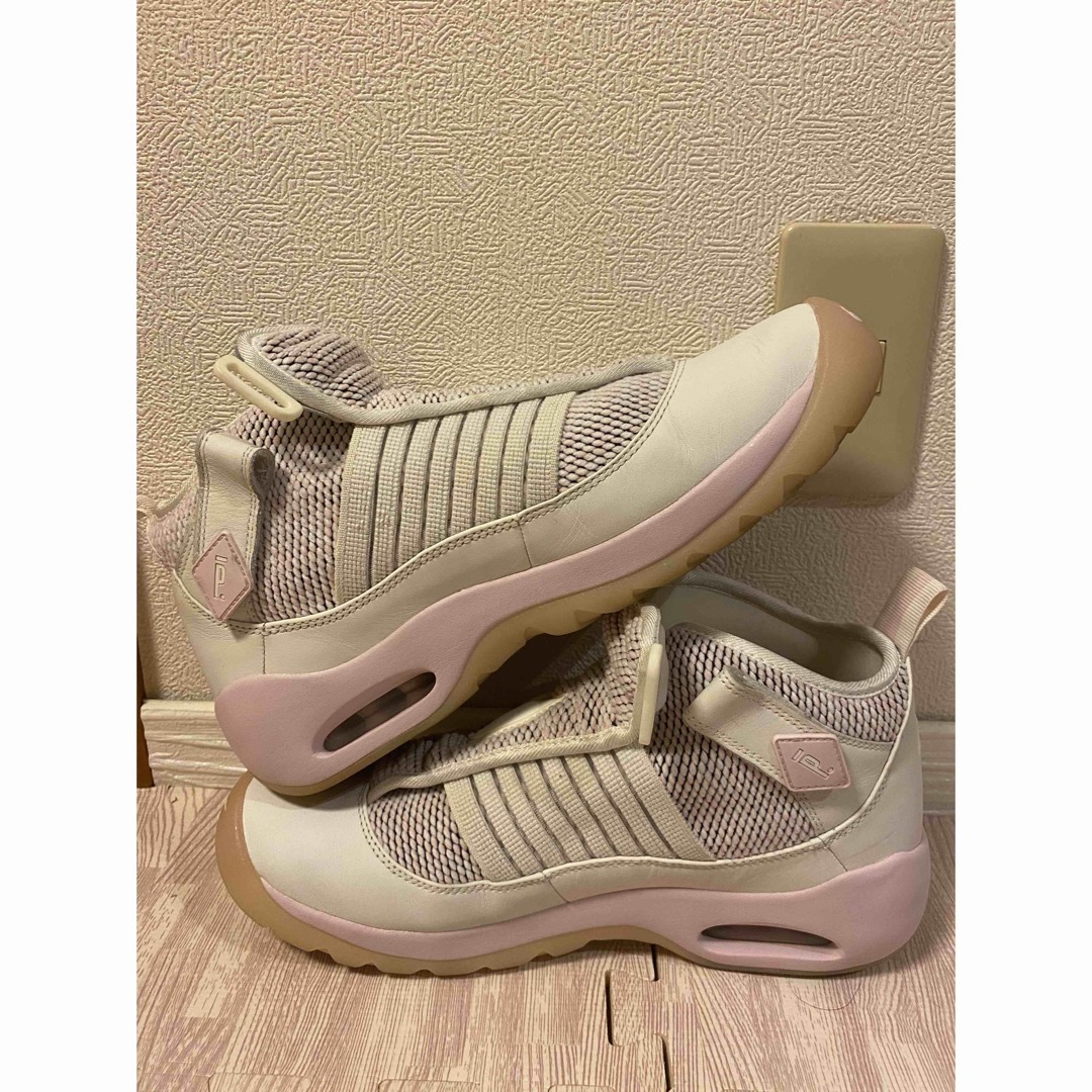 PIGALLE × NIKE AIR SHAKE NDESTRUKT