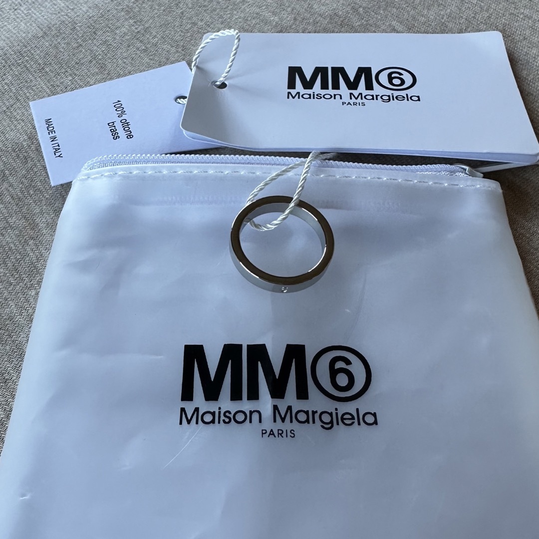 Maison Martin Margiela(マルタンマルジェラ)の4新品 メゾン マルジェラ MM6 ナンバリング ロゴ リング シルバー 指輪 レディースのアクセサリー(リング(指輪))の商品写真