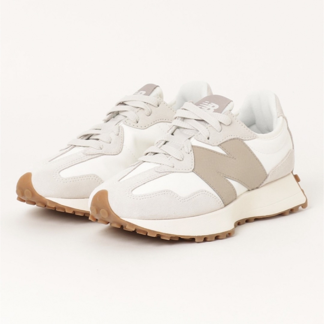 New Balance(ニューバランス)のNew Balance 327 white/beige レディースの靴/シューズ(スニーカー)の商品写真