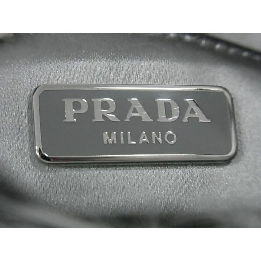 ■新品■未使用■ PRADA プラダ ファー メイクポーチ マルチケース 小物入れ レディース ホワイト系 AN9978