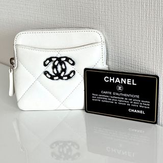 シャネル(CHANEL)の激レア CHANEL ラム マトラッセ19 カードケース コインケース ホワイト(財布)