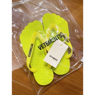 ヴェトモン(VETEMENTS)のlim様専VETEMENTS ビーチサンダル　新品(ビーチサンダル)