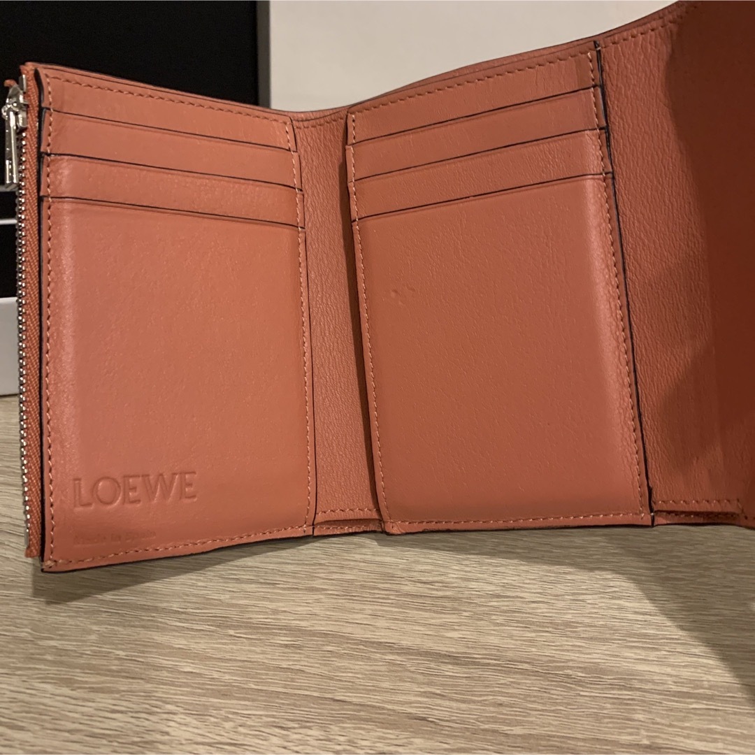 正規品◎LOEWE スモールバーティカルウォレット ライトオーツ-dadra.com