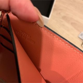 LOEWE - 正規品◎LOEWE スモールバーティカルウォレット ライトオーツ