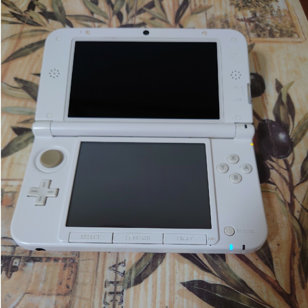 ニンテンドー3DS(ニンテンドー3DS)のニンテンドー3DS LL ピンク×ホワイト液晶美品 エンタメ/ホビーのゲームソフト/ゲーム機本体(携帯用ゲーム機本体)の商品写真