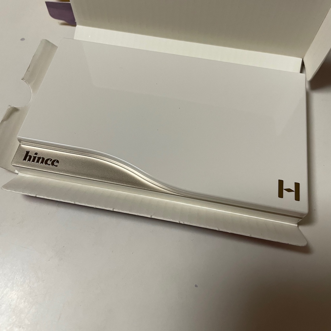 hince(ヒンス)の【新品未使用】ヒンス　アイシャドウ　インワンダーランド コスメ/美容のベースメイク/化粧品(アイシャドウ)の商品写真