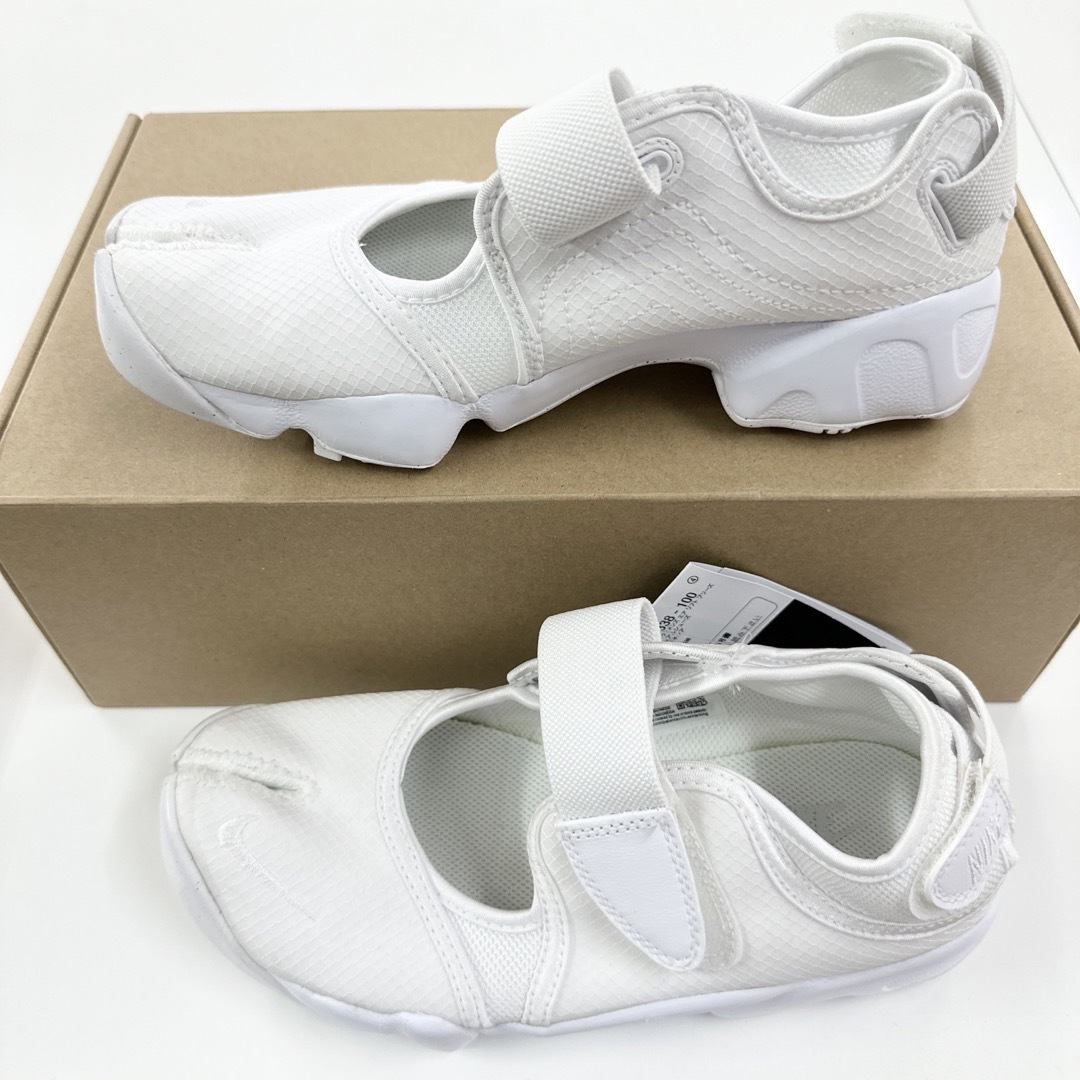 NIKE(ナイキ)のナイキ　WMNS AIR RIFT BR エアリフト　ブリーズ　ホワイト24cm レディースの靴/シューズ(スニーカー)の商品写真