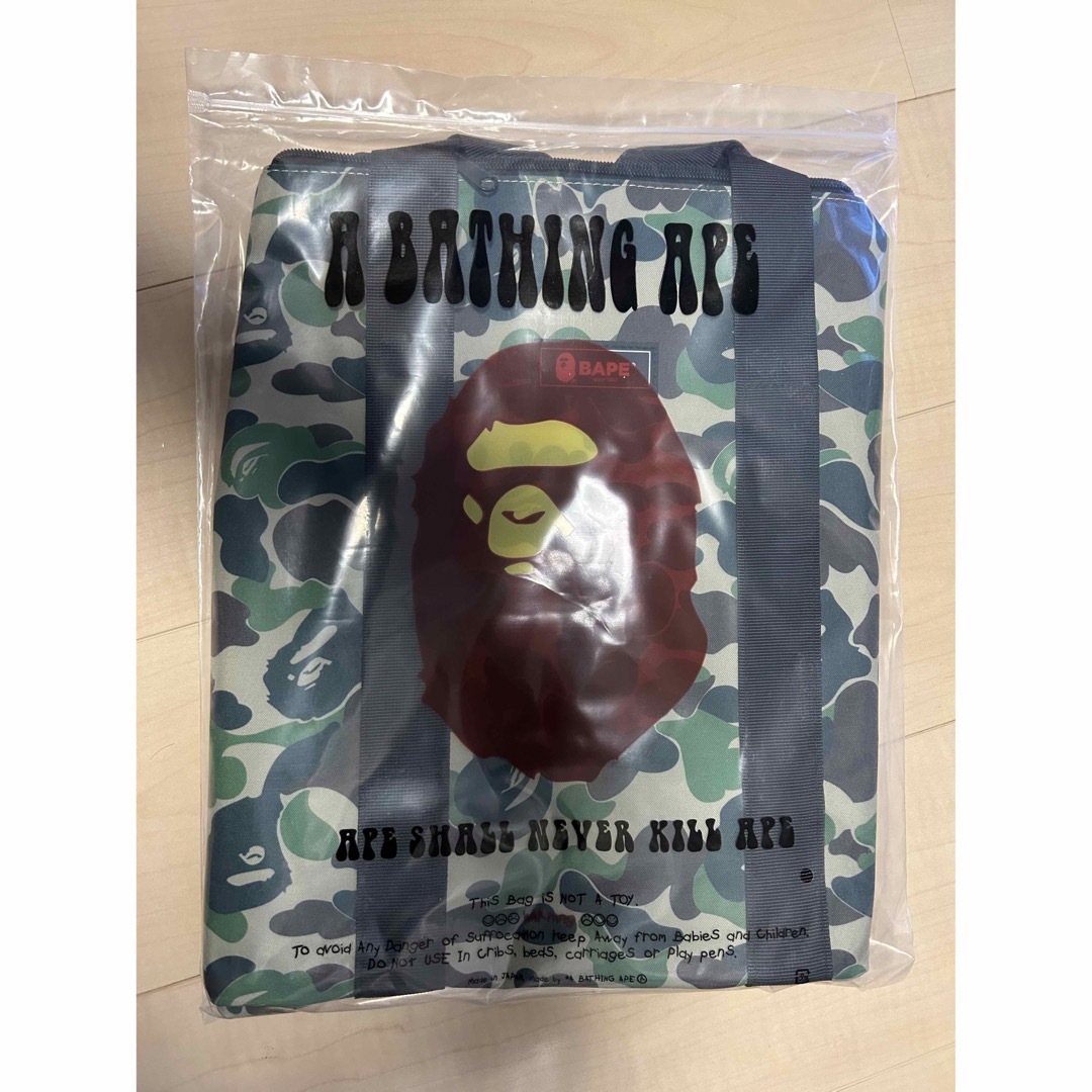 A BATHING APE(アベイシングエイプ)のBAPE◆A BATHING APE／◆カモ迷彩ダッフルバッグ◆付録品ノベルティ メンズのバッグ(ドラムバッグ)の商品写真