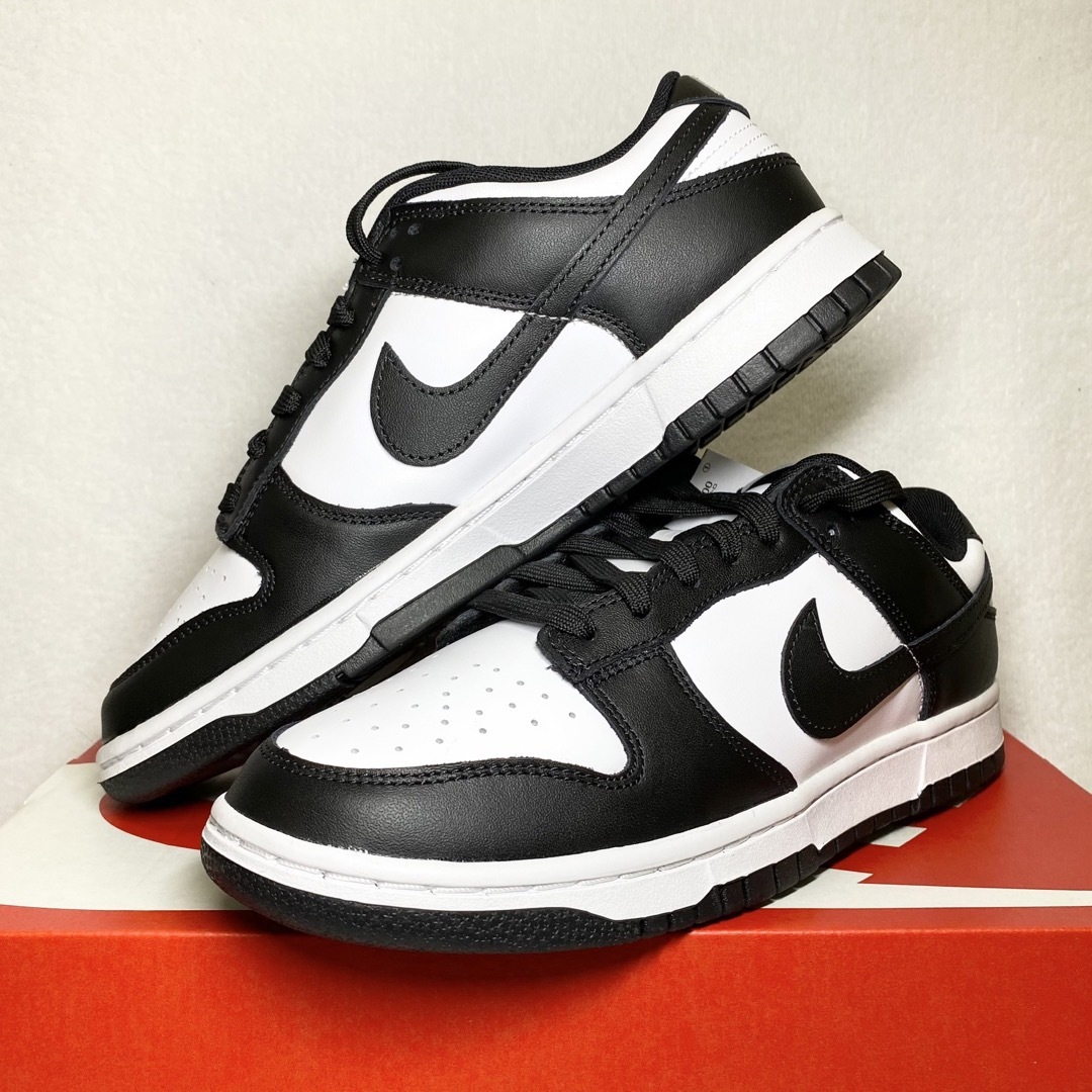 NIKE WMNS DUNK LOW "WHITE/BLACK" ダンク　パンダ