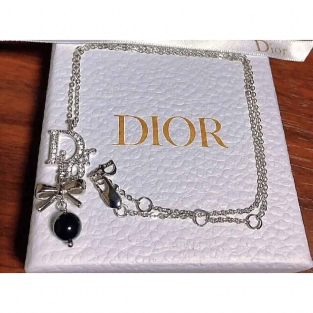 Dior リボン ネックレス 可愛い Silverロゴ パール黒 シルバー | フリマアプリ ラクマ