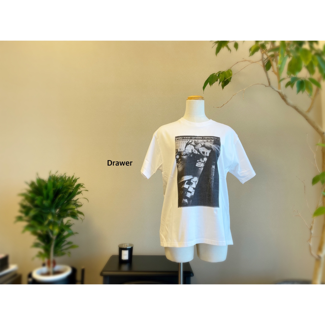 Drawer(ドゥロワー)のDrawer MANNEQUIN プリントTシャツ レディースのトップス(Tシャツ(半袖/袖なし))の商品写真