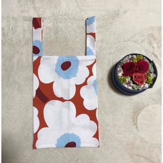 マリメッコ(marimekko)のマリメッコ  生地　ハンドメイド　ピエニウニッコ　コンビニバッグ(バッグ)