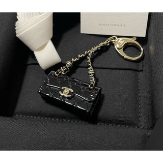 シャネル(CHANEL)の【新品未使用品】CHANEL マトラッセ　チャーム(キーホルダー)