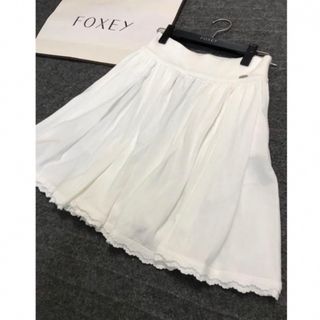 フォクシー(FOXEY)の美品 FOXEY スカート ホワイト フォクシー(ひざ丈スカート)