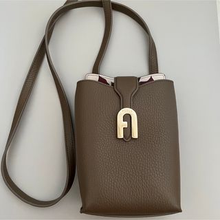 フルラ(Furla)のFURLA　レザーミニショルダー　SOFIA　スマホショルダー(ショルダーバッグ)