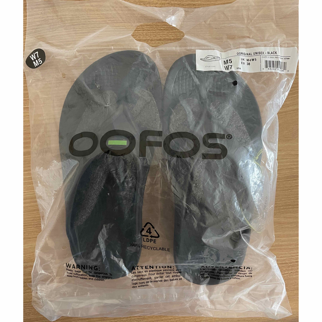 値下げ中❗️OOFOSウーフォス オリジナル EU38(24㎝)BLACK未使用OOFOS