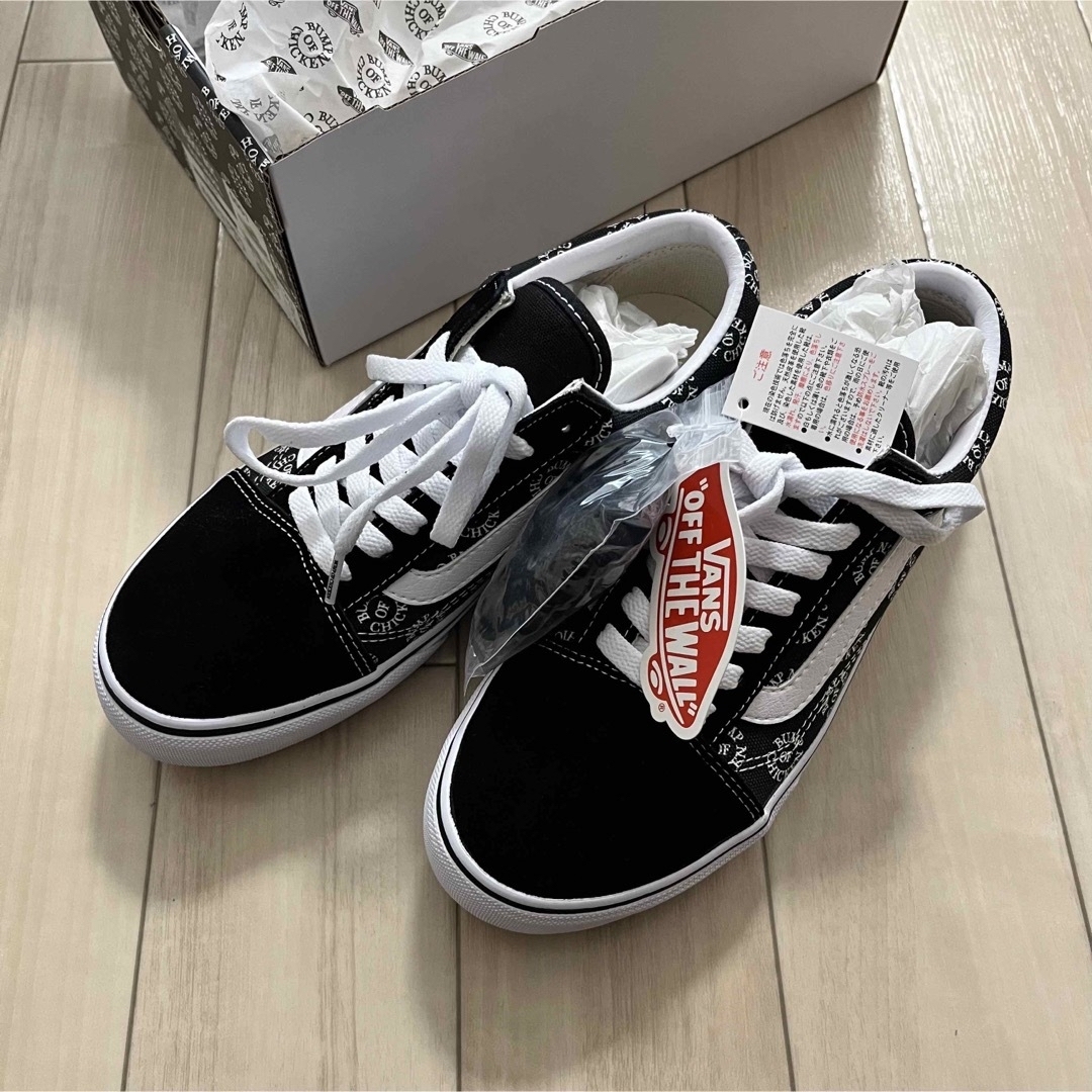 VANS(ヴァンズ)のBUMP OF CHICKEN × VANS Old Skool "Black" レディースの靴/シューズ(スニーカー)の商品写真