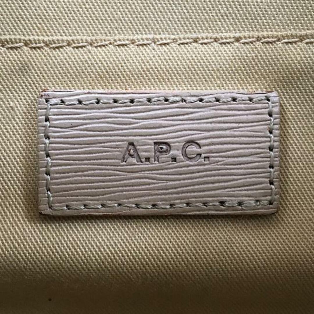 A.P.C(アーペーセー)のアーペーセー ショルダーバッグ - ベージュ レディースのバッグ(ショルダーバッグ)の商品写真