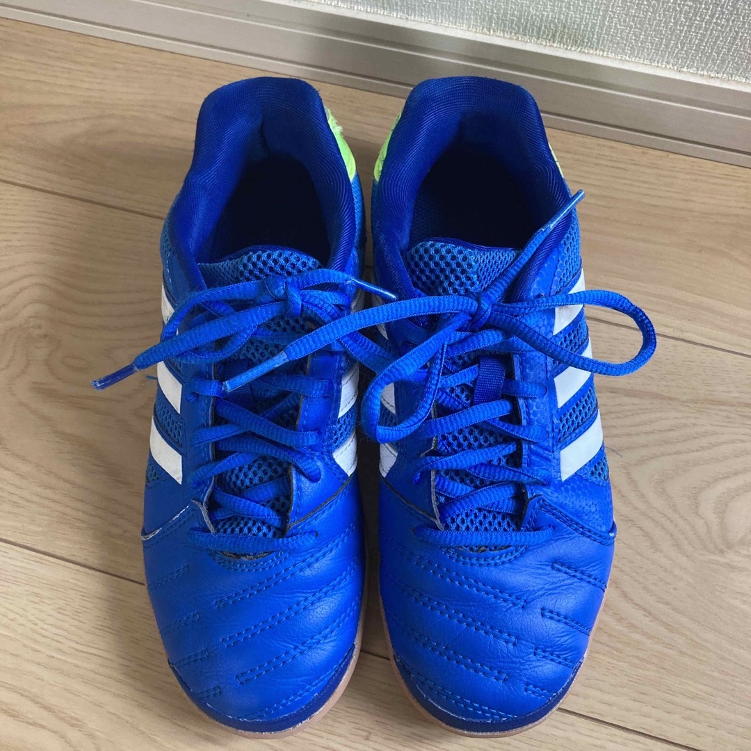 adidas(アディダス)のadidas フットサルシューズ　21.0センチ スポーツ/アウトドアのサッカー/フットサル(シューズ)の商品写真