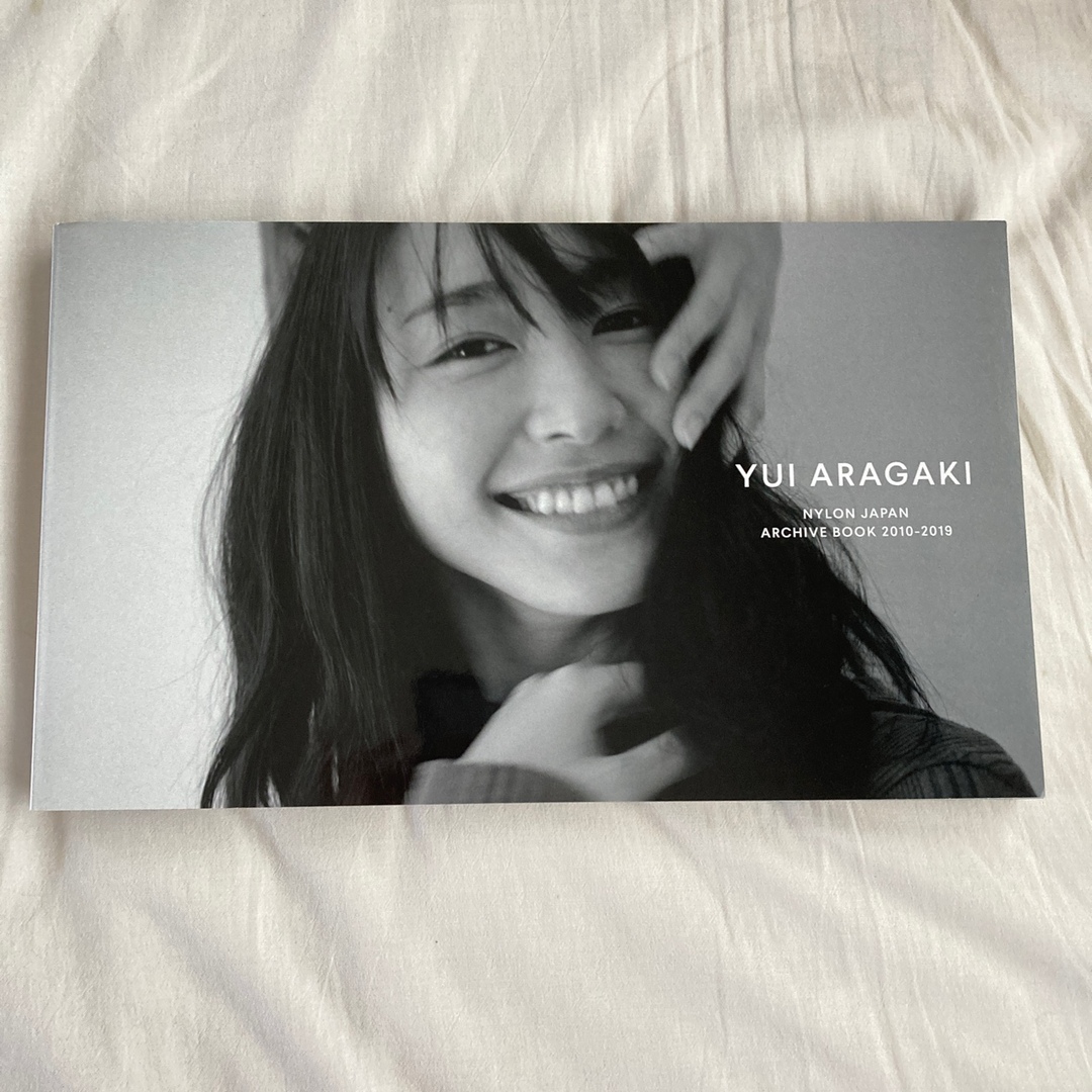 ＹＵＩ　ＡＲＡＧＡＫＩ　ＮＹＬＯＮ　ＪＡＰＡＮ　ＡＲＣＨＩＶＥ　ＢＯＯＫ　２０１ エンタメ/ホビーの本(アート/エンタメ)の商品写真