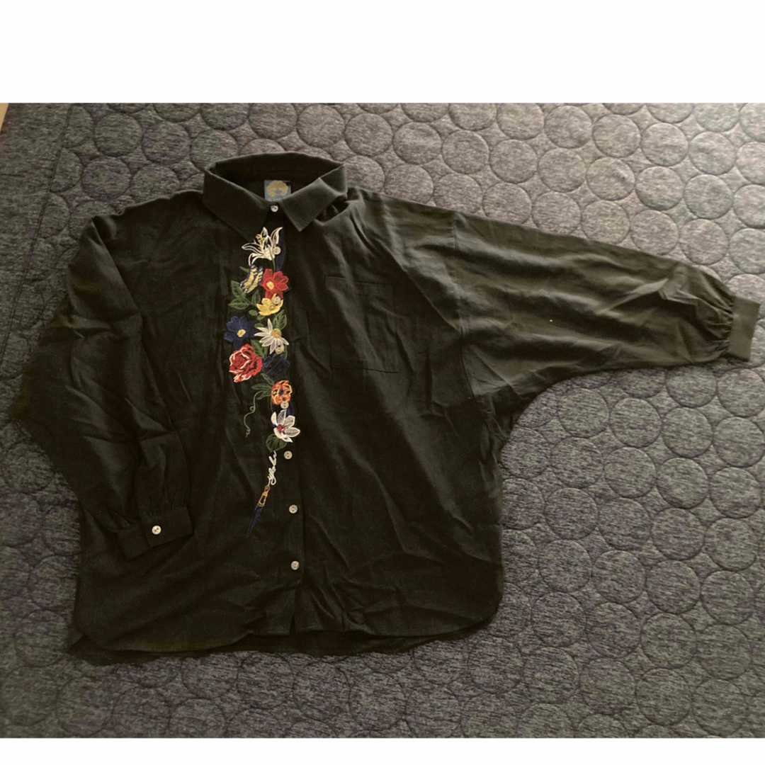 iS ScoLar イズスカラー 花柄シャツ