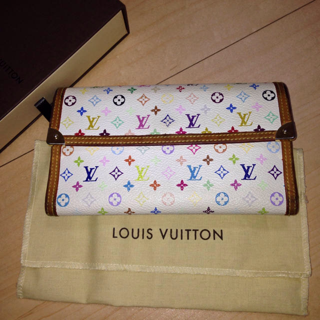 LOUIS VUITTON(ルイヴィトン)のヴィトン マルチカラー財布 レディースのファッション小物(財布)の商品写真