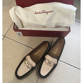 サルヴァトーレフェラガモ(Salvatore Ferragamo)の‼️試し履きのみ‼️おしゃれなモカシン　フェラガモ(スリッポン/モカシン)