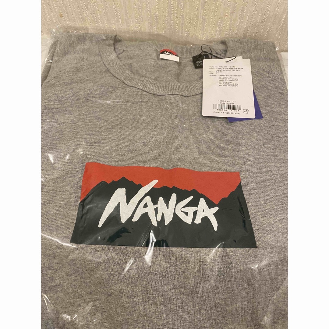 NANGA(ナンガ)のナンガ 竹内俊太郎 NANGA TAKEUCHI SHUNTARO T グレー メンズのトップス(Tシャツ/カットソー(半袖/袖なし))の商品写真