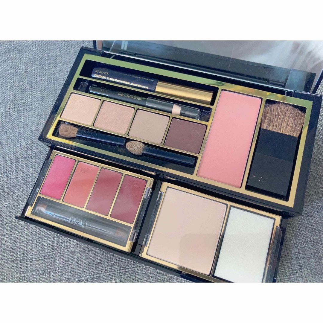 【未開封】ESTEELAUDER メイクパレット ポーチ付き