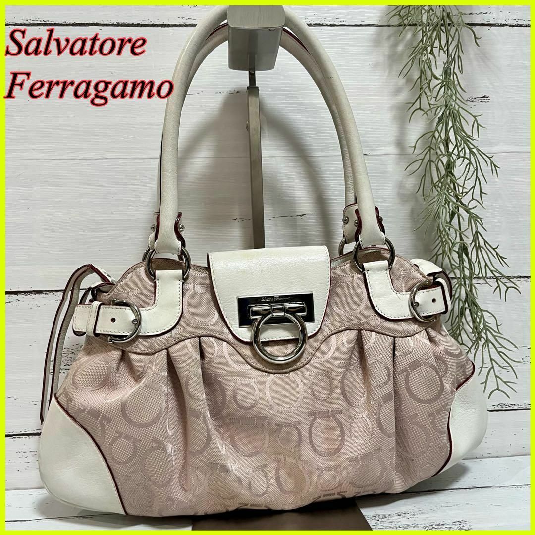 Salvatore Ferragamo(サルヴァトーレフェラガモ)の【美品】サルヴァトーレ・フェラガモ マリッサ ハンドバッグ ガンチーニ ピンク レディースのバッグ(ハンドバッグ)の商品写真