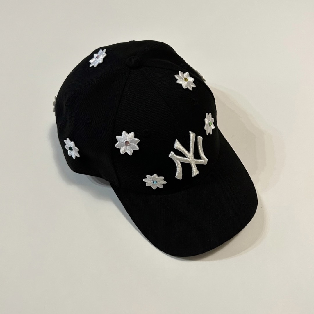 新品未使用品です【NICK GEAR】Rhinestone Flower Cap(Navy)