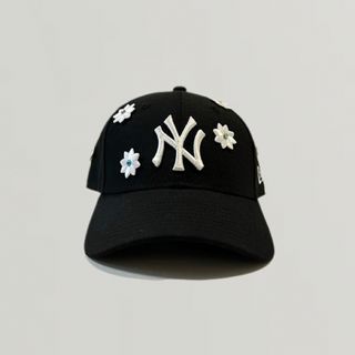 ニューエラー(NEW ERA)のRhinestone Flower Cap(Black) ★NICK GEAR★(キャップ)