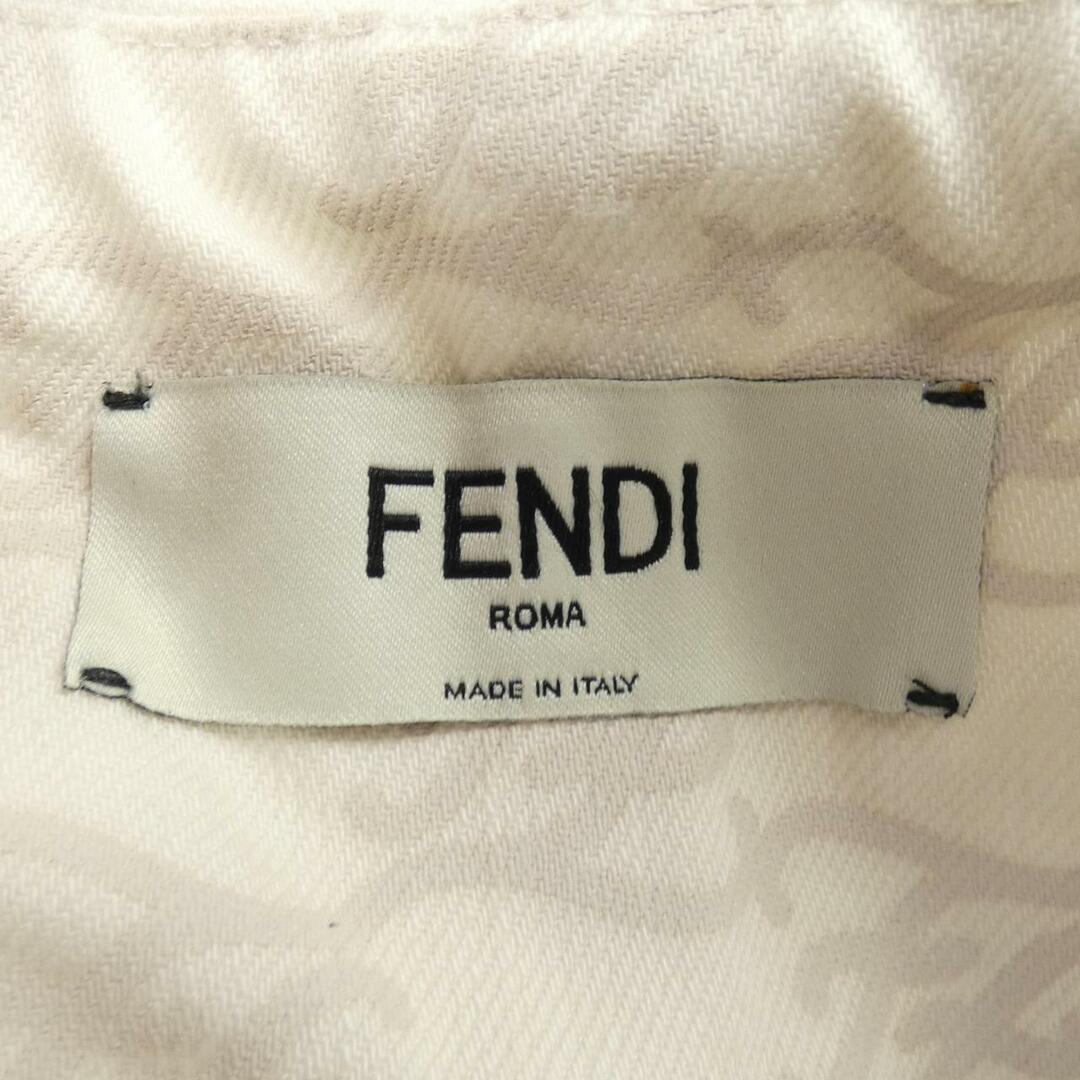 FENDI Tシャツ　ショートパンツ