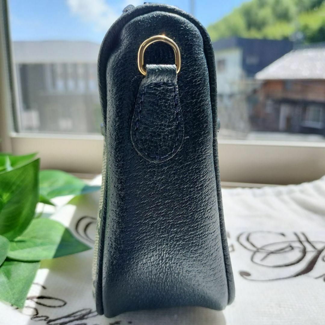 【美品】 GUCCI グッチ ショルダーバッグ ポシェット GG　白　ネイビー