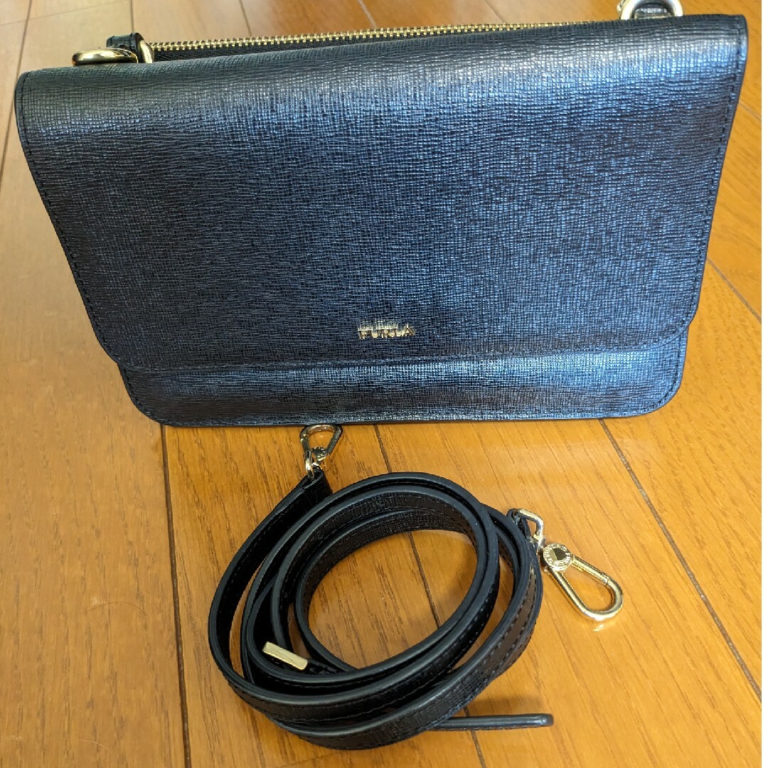 FURLA  フルラ　お財布ショルダー